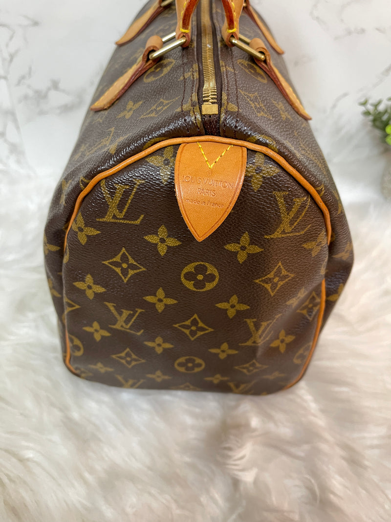 LOUIS VUITTON Monogram Canvas Speedy 30