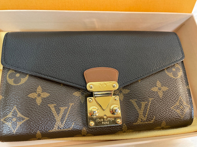 LOUIS VUITTON Pallas Wallet