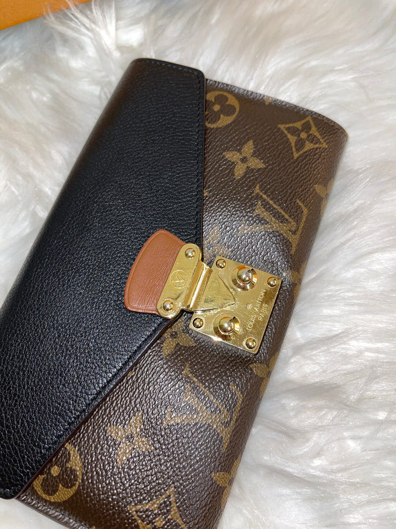 LOUIS VUITTON Pallas Wallet