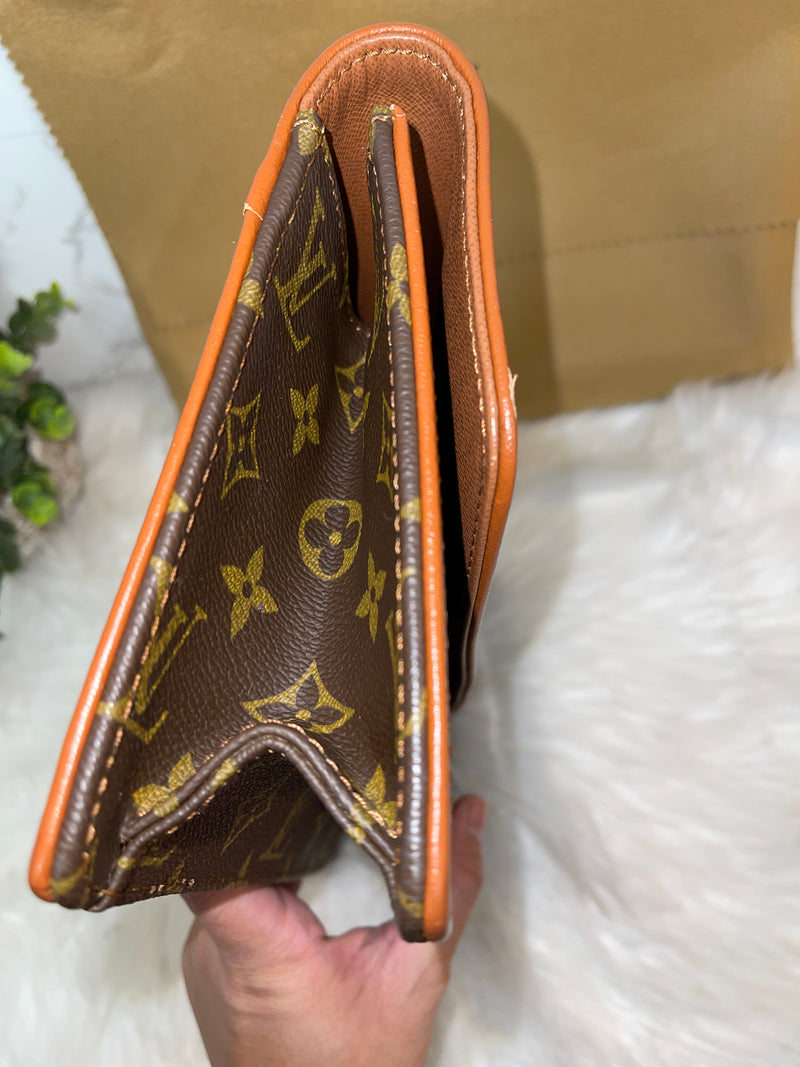 LOUIS VUITTON Monogram Pochette Dame