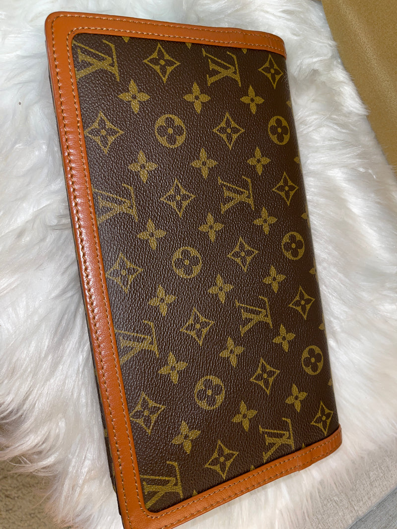 LOUIS VUITTON Monogram Pochette Dame