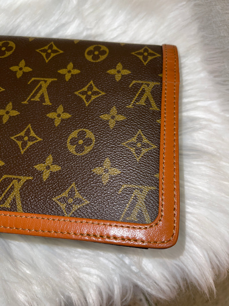 LOUIS VUITTON Monogram Pochette Dame