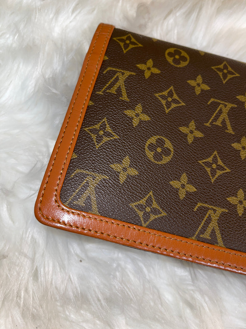 LOUIS VUITTON Monogram Pochette Dame