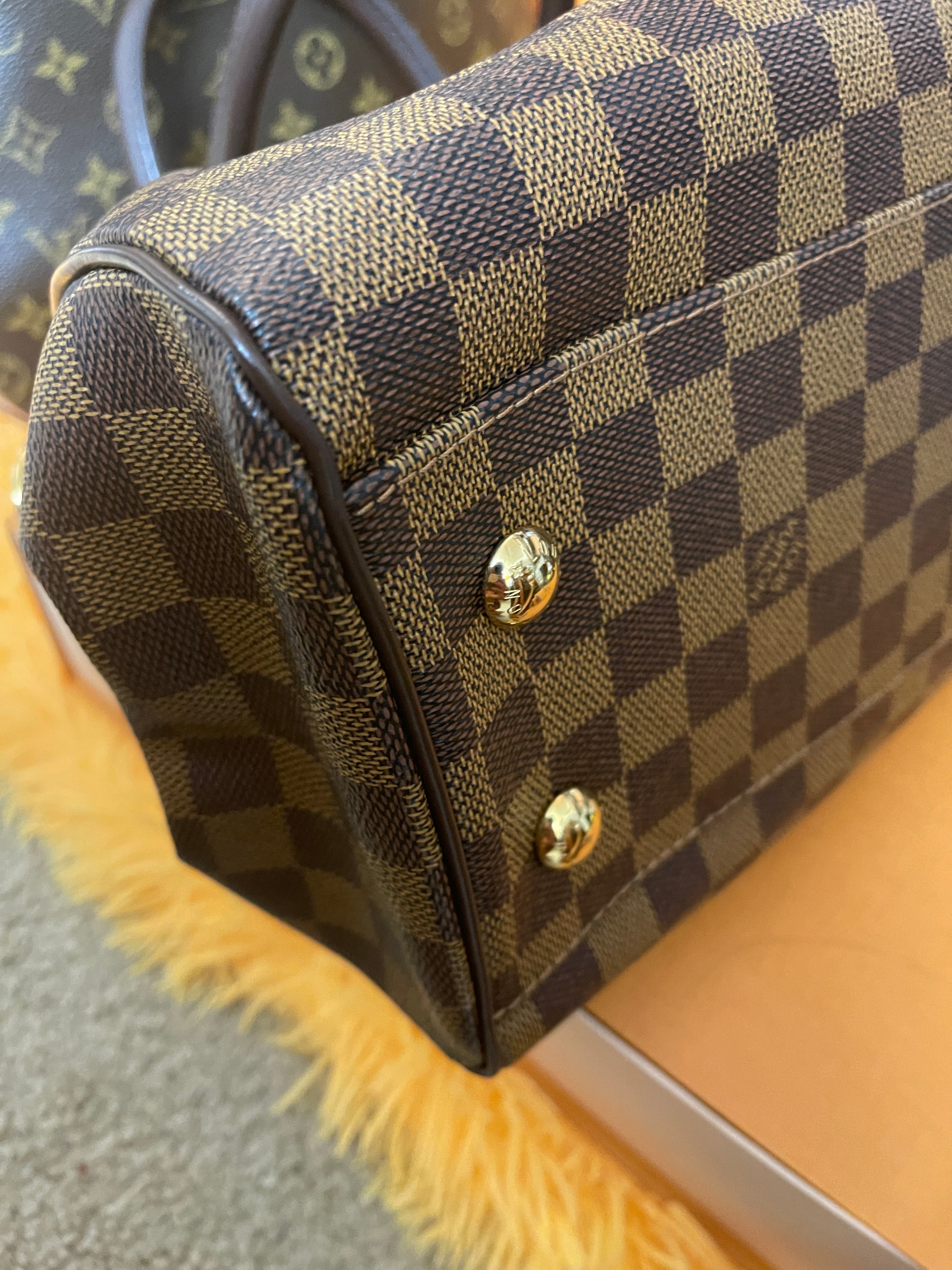 LOUIS VUITTON Damier Ebene Trevi PM – PearlaaClosetLLC