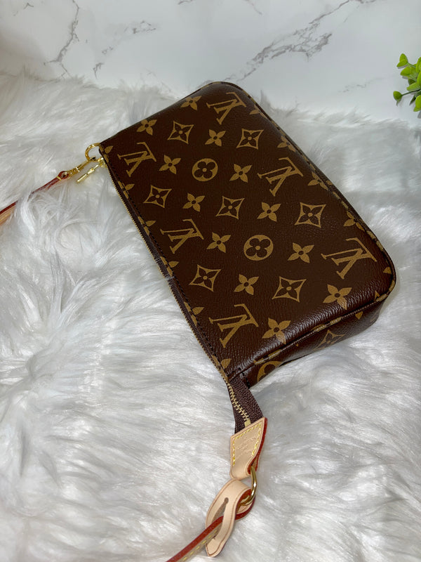 LOUIS VUITTON  Pochette Accessoires Monogram (BRAND NEW 2022)