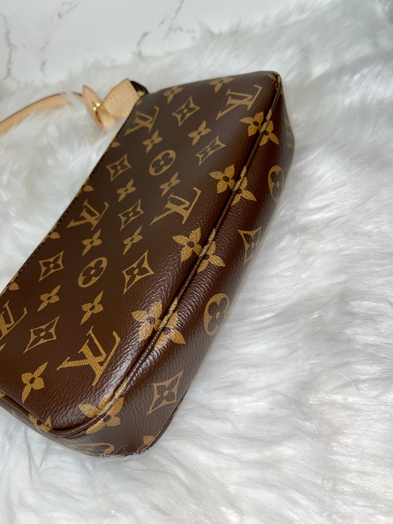 LOUIS VUITTON  Pochette Accessoires Monogram (BRAND NEW 2022)