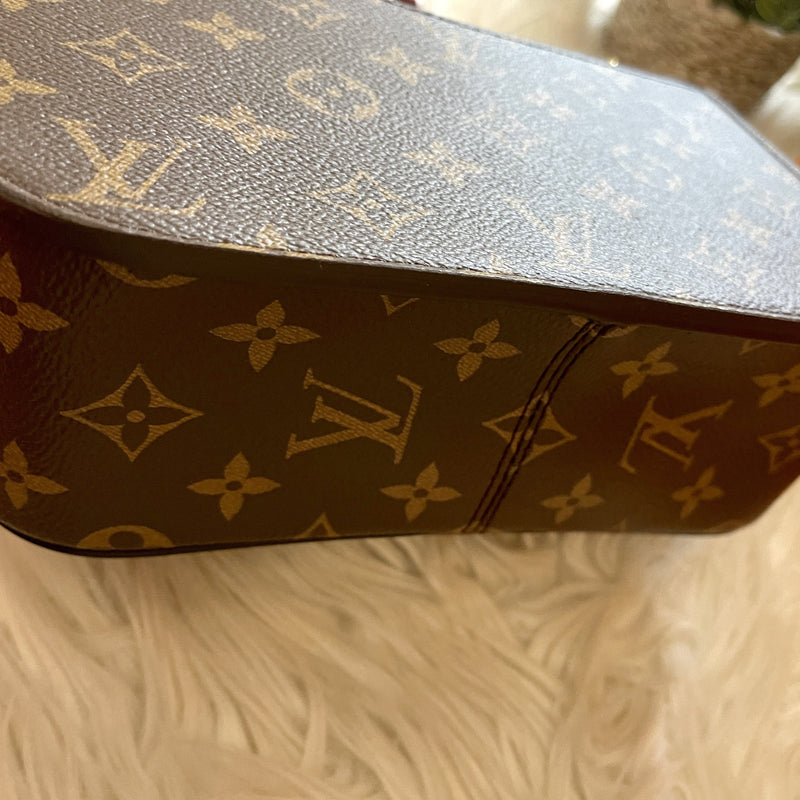 LOUIS VUITTON Monogram Passy (BRAND NEW)