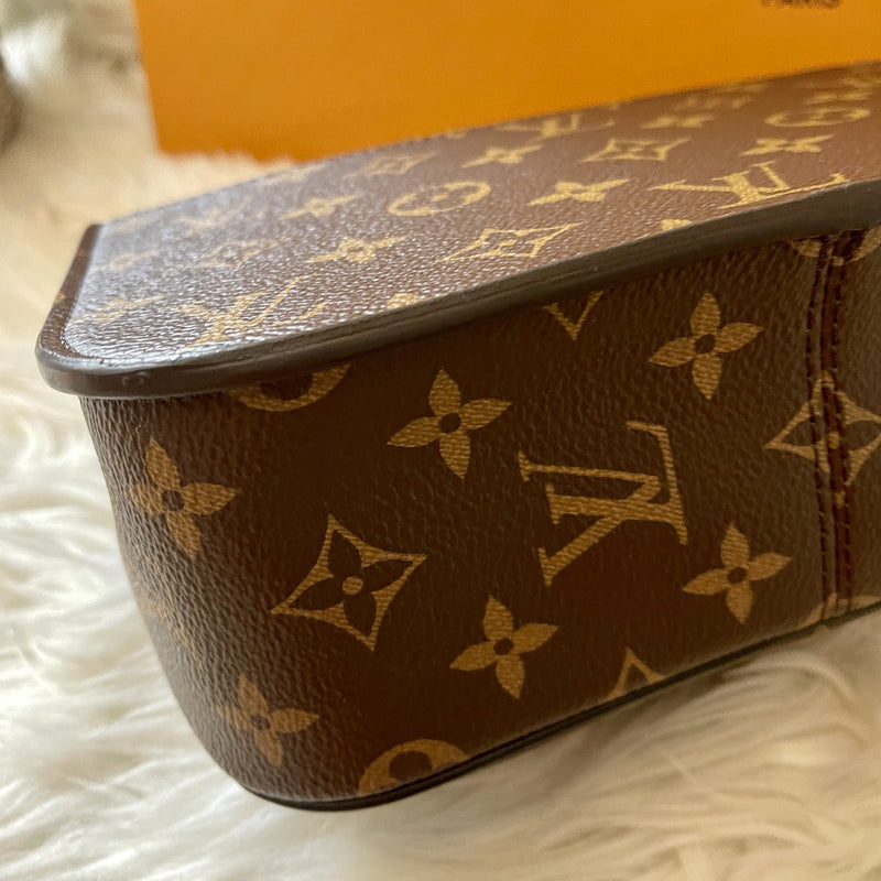 LOUIS VUITTON Monogram Passy (BRAND NEW)