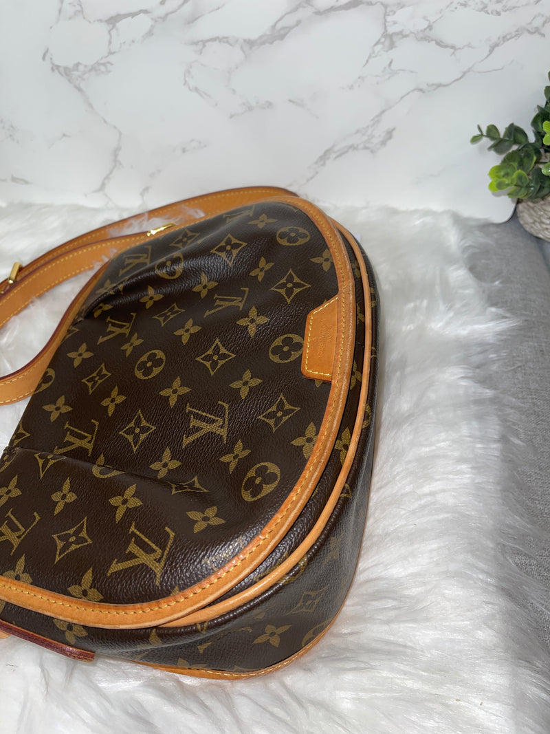 LOUIS VUITTON Monogram Menilmontant PM