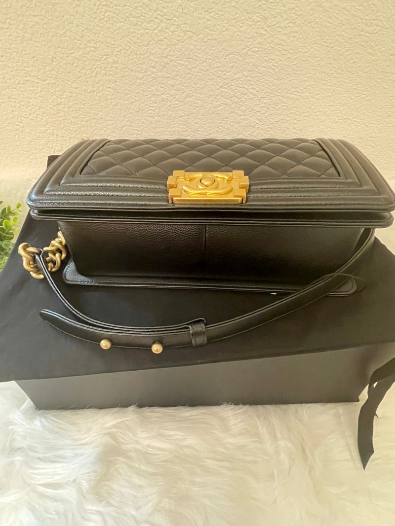 CHANEL Le Boy Black Caviar ( BRAND NEW!! )