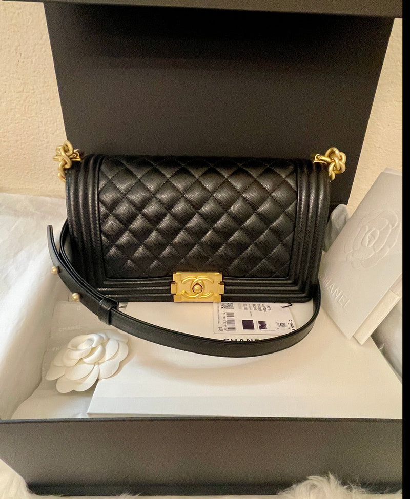 CHANEL Le Boy Black Caviar ( BRAND NEW!! )