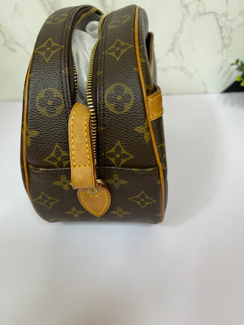 LOUIS VUITTON Blois Monogram