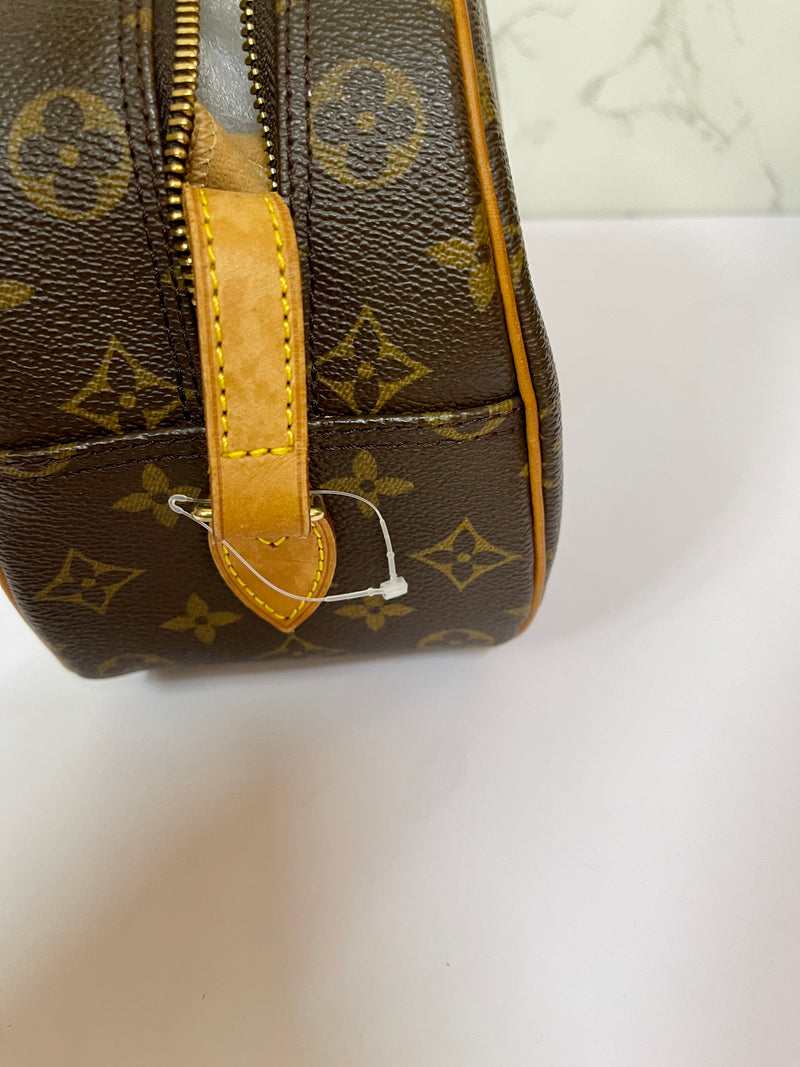 LOUIS VUITTON Blois Monogram