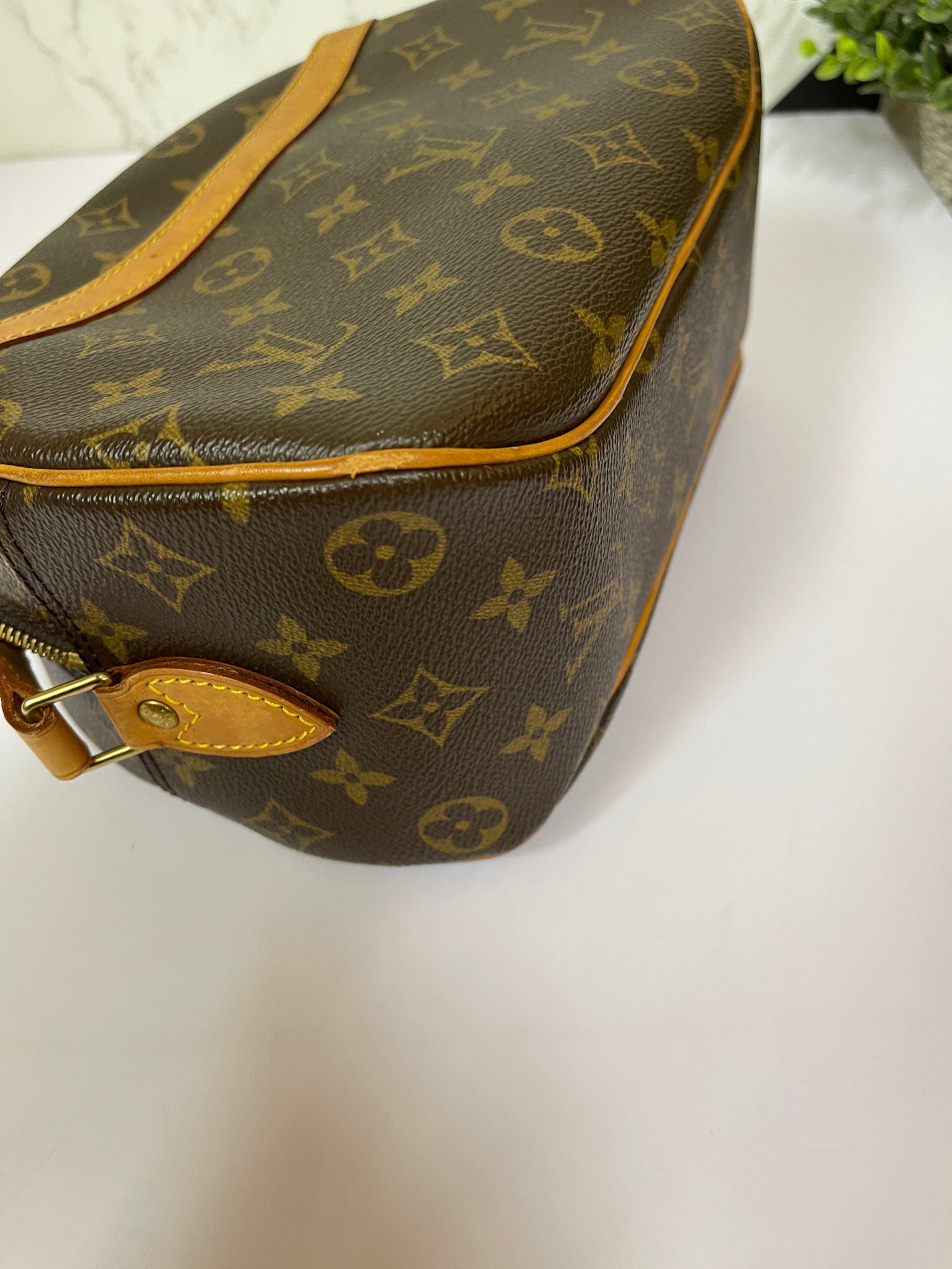 ❌SOLD❌ Canvas Monogram Blois This discontinued Louis Vuitton