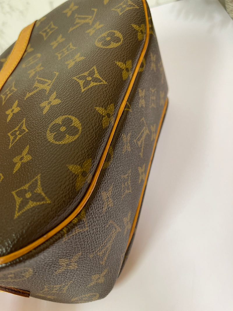 LOUIS VUITTON Blois Monogram