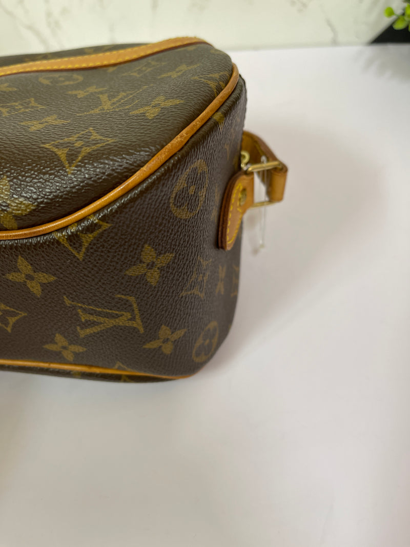 LOUIS VUITTON Blois Monogram