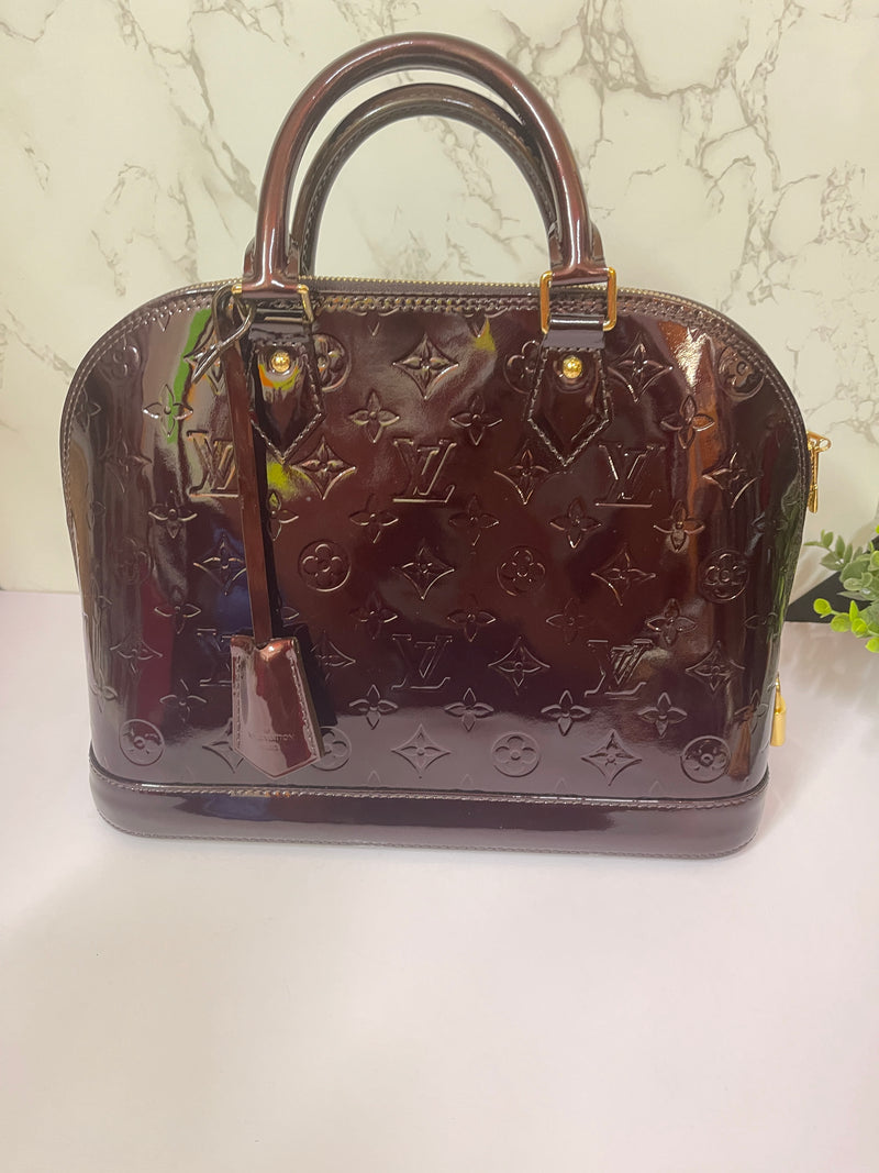 LOUIS VUITTON Alma PM Vernis Amarante