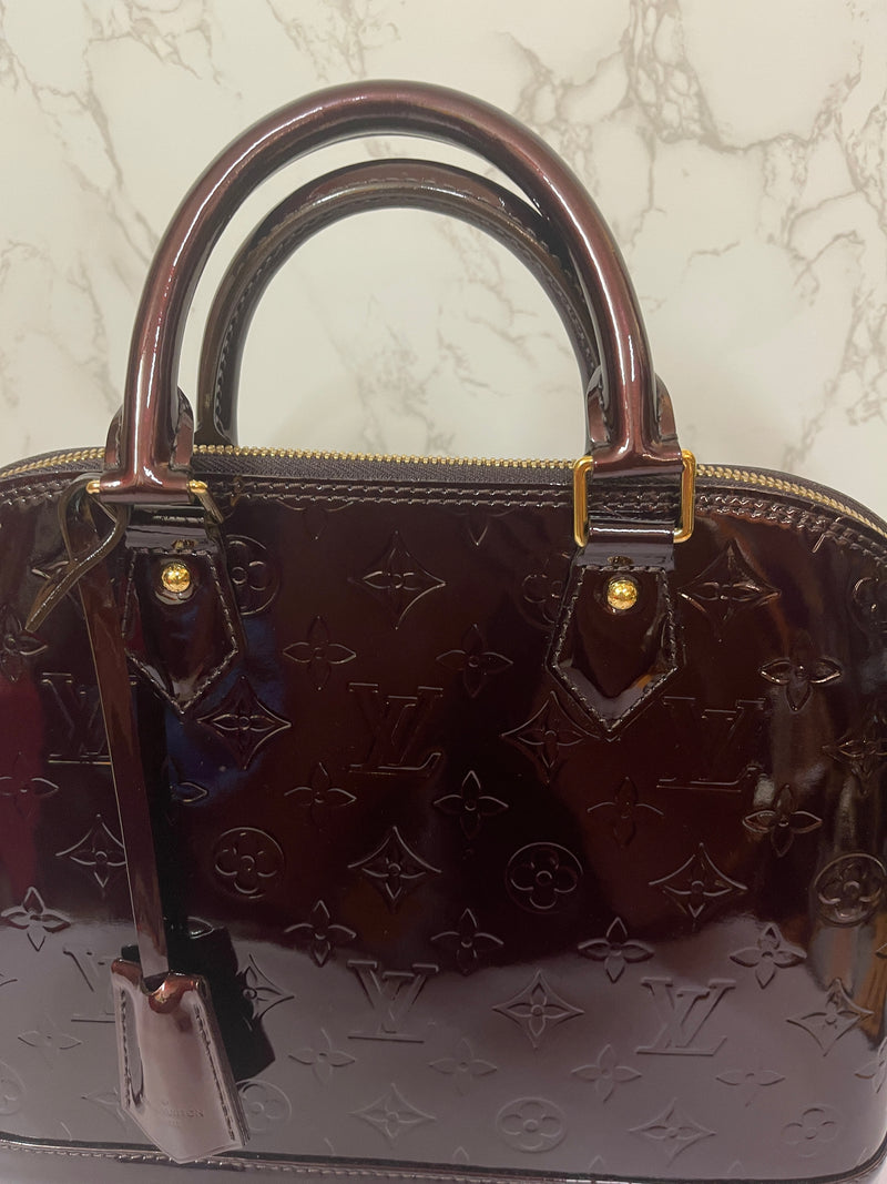 LOUIS VUITTON Alma PM Vernis Amarante