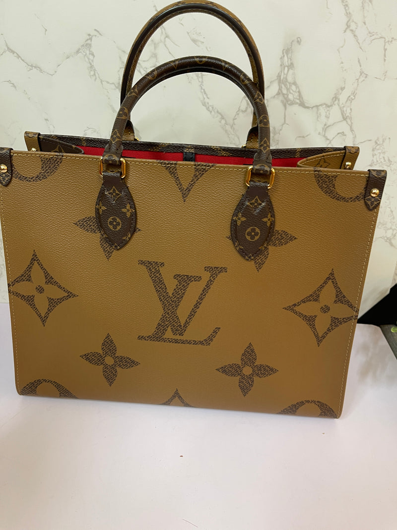 LOUIS VUITTON On-The-Go Reverse MM (2020)