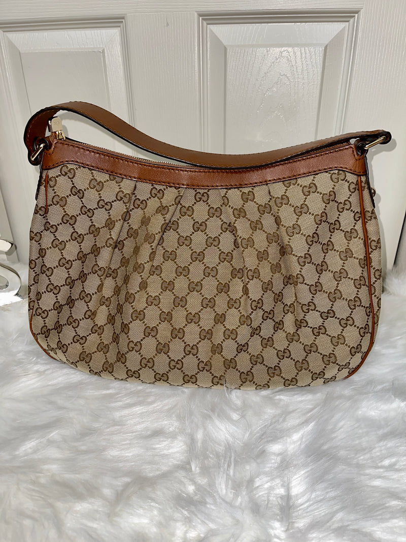 GUCCI GG Canvas Sukey Hobo