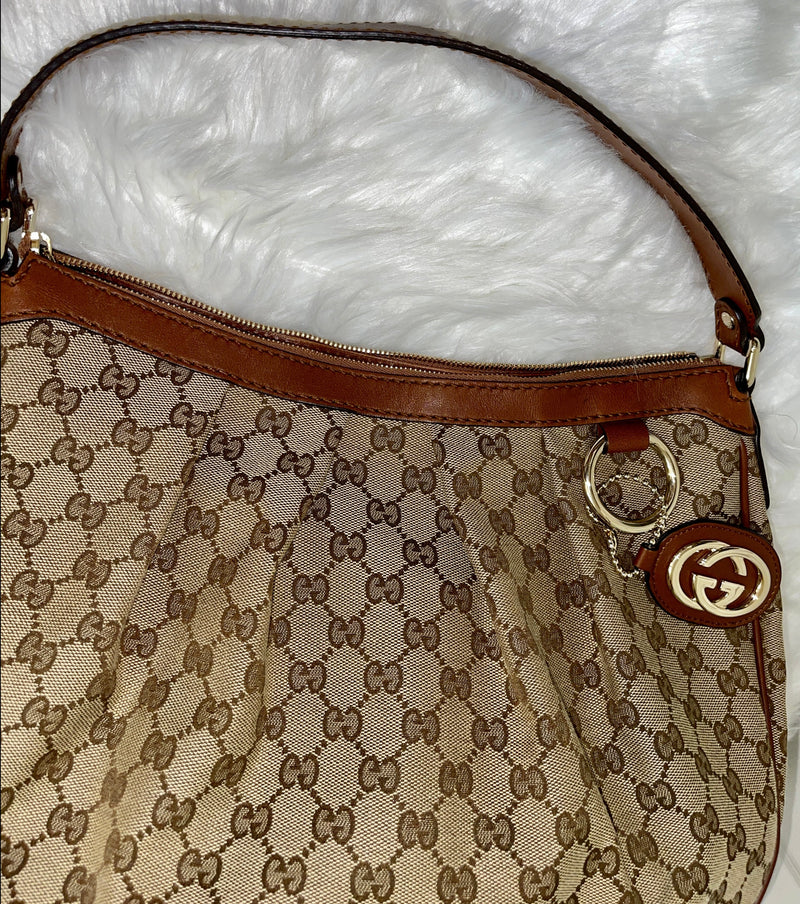 GUCCI GG Canvas Sukey Hobo