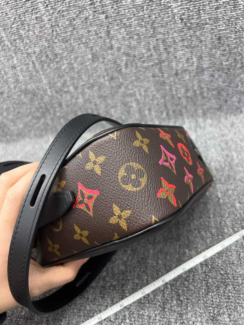 LOUIS VUITTON Fall In Love Sac Coeur Monogram (BRAND NEW!!)