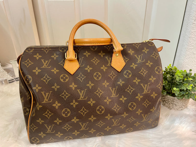 LOUIS VUITTON Monogram Canvas Speedy 35