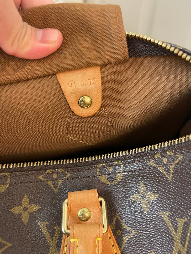 LOUIS VUITTON Monogram Canvas Speedy 35