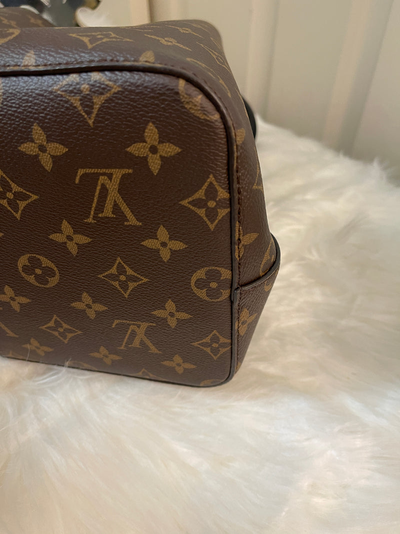 LOUIS VUITTON Black Monogram Canvas Neonoe Bag