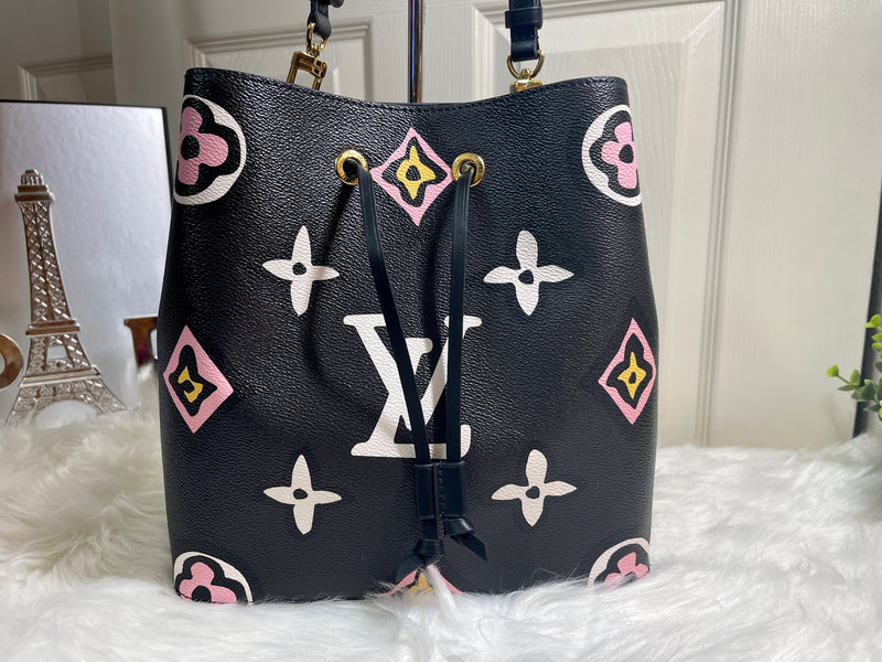 LOUIS VUITTON NéoNoé Bucket Bag Wild At Heart Edition