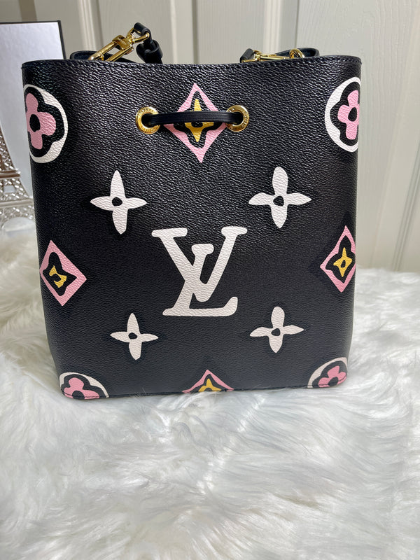 LOUIS VUITTON NéoNoé Bucket Bag Wild At Heart Edition