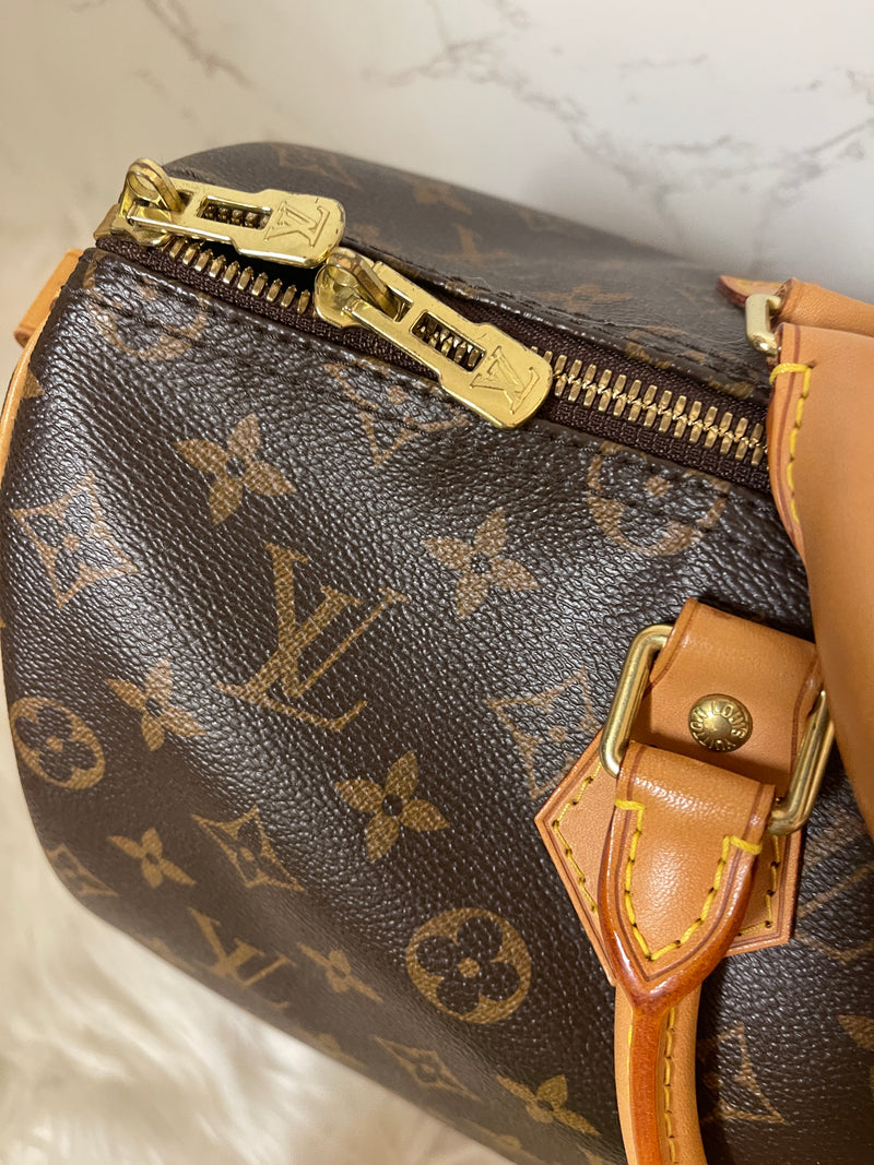 LOUIS VUITTON Monogram Bandoulière Speedy 35