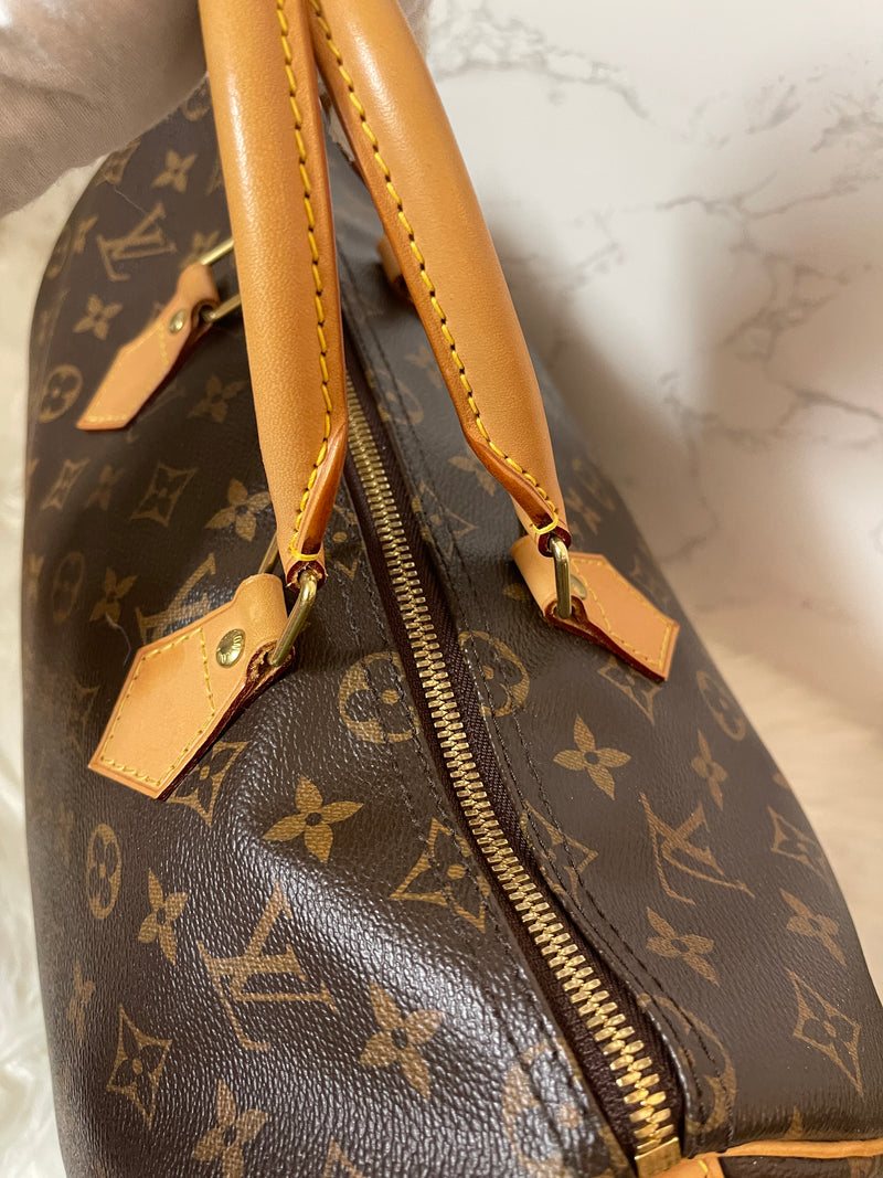 LOUIS VUITTON Monogram Bandoulière Speedy 35