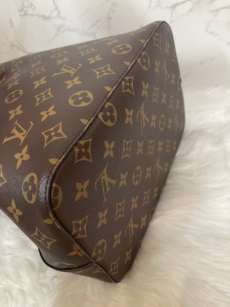 LOUIS VUITTON Red Neonoe Monogram