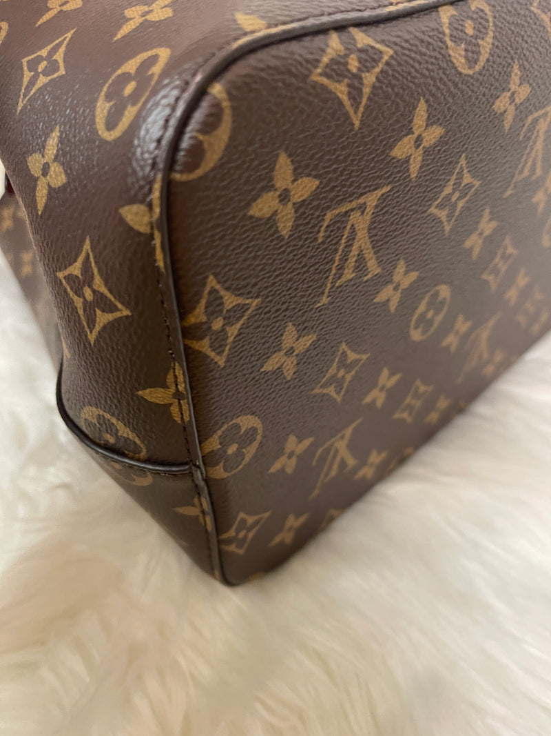 LOUIS VUITTON Red Neonoe Monogram