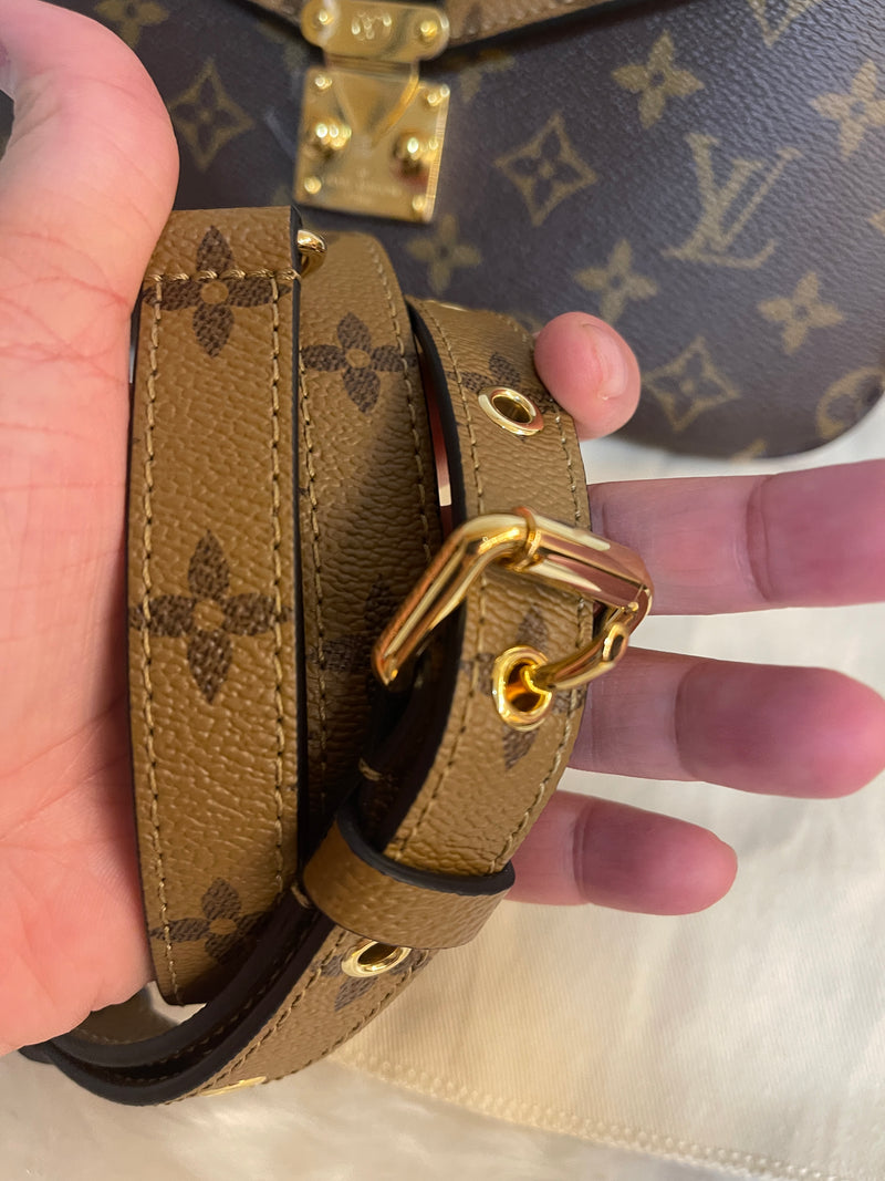 LOUIS VUITTON Pochette Metis Reverse (New 2022)