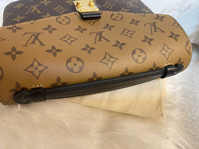 LOUIS VUITTON Pochette Metis Reverse (New 2022)