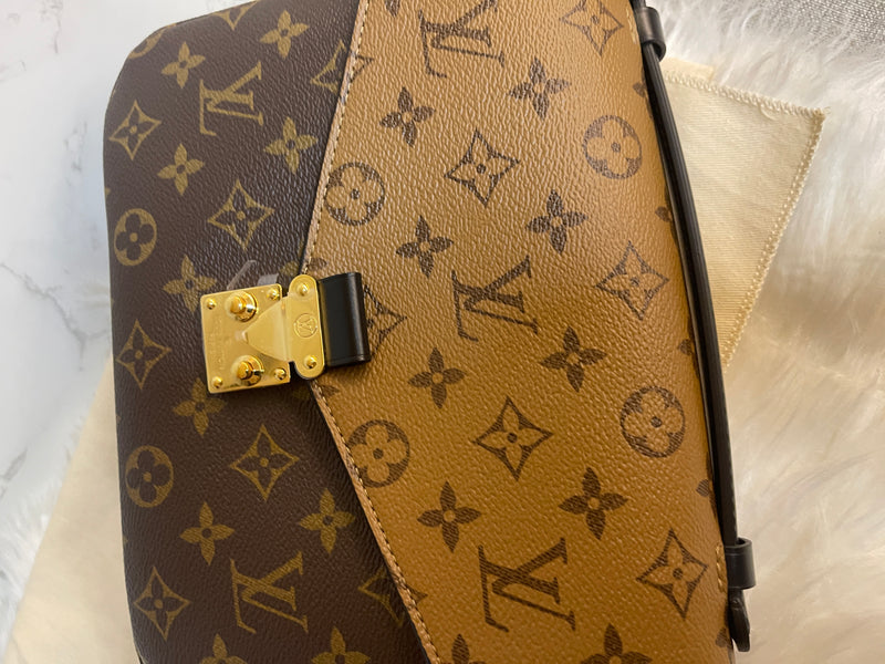 LOUIS VUITTON Pochette Metis Reverse (New 2022)