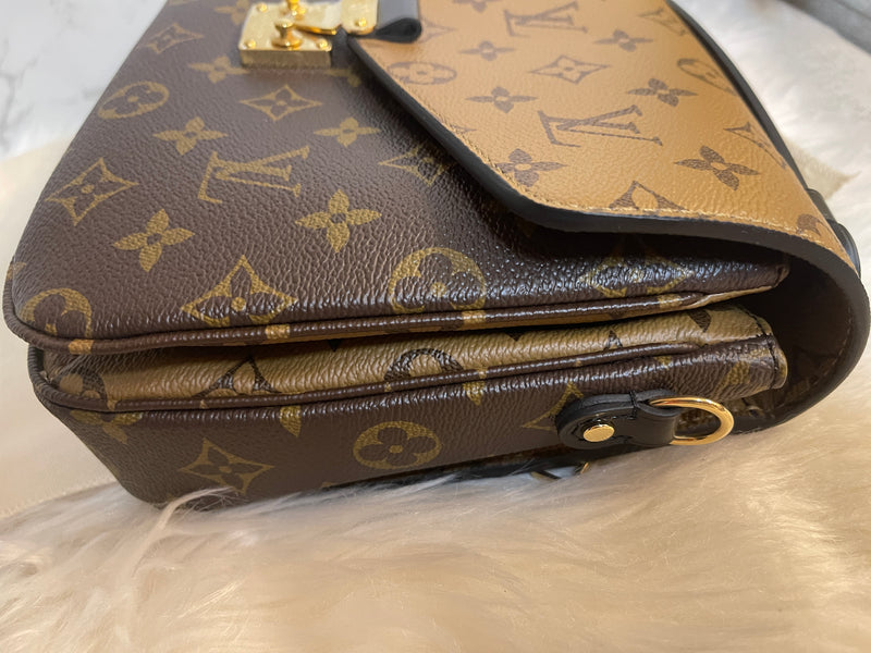 LOUIS VUITTON Pochette Metis Reverse (New 2022)