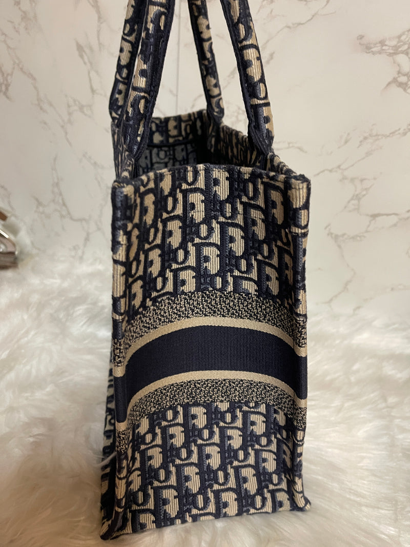 CHRISTIAN DIOR Book Tote MM