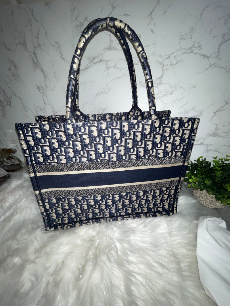 CHRISTIAN DIOR Book Tote MM