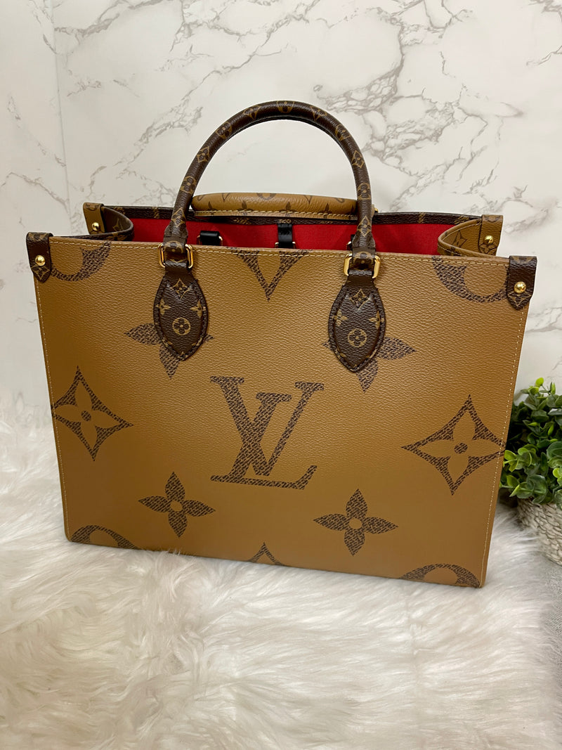 LOUIS VUITTON On The Go Reverse MM