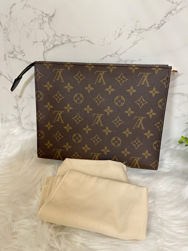 LOUIS VUITTON Poche Toilette (BRAND NEW)