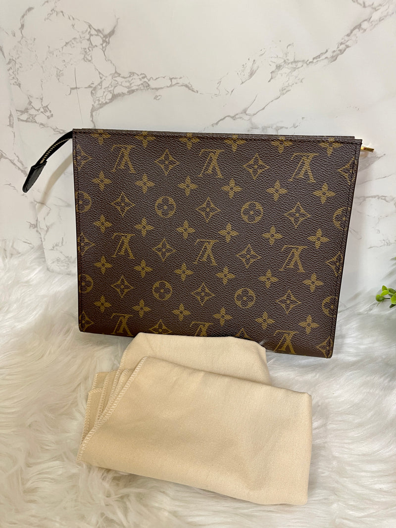 LOUIS VUITTON Poche Toilette (BRAND NEW)