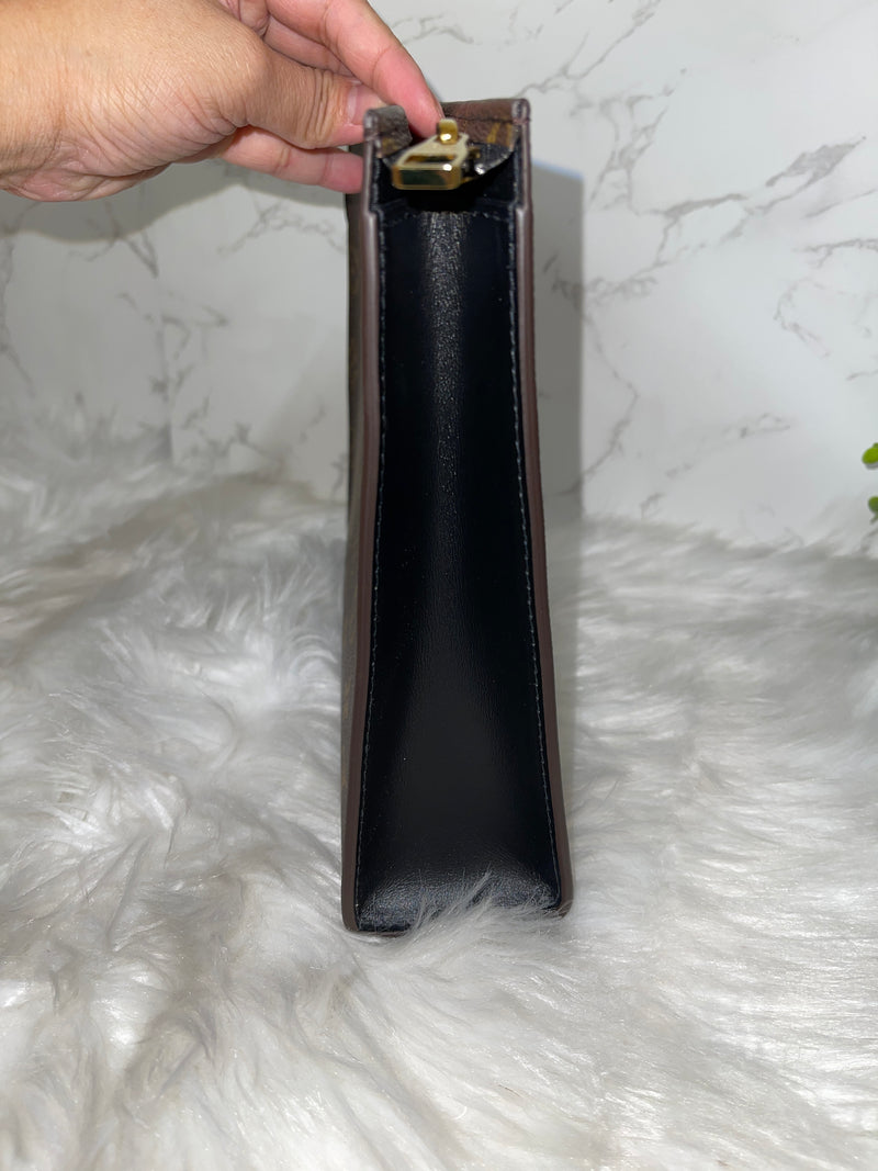 LOUIS VUITTON Poche Toilette (BRAND NEW)