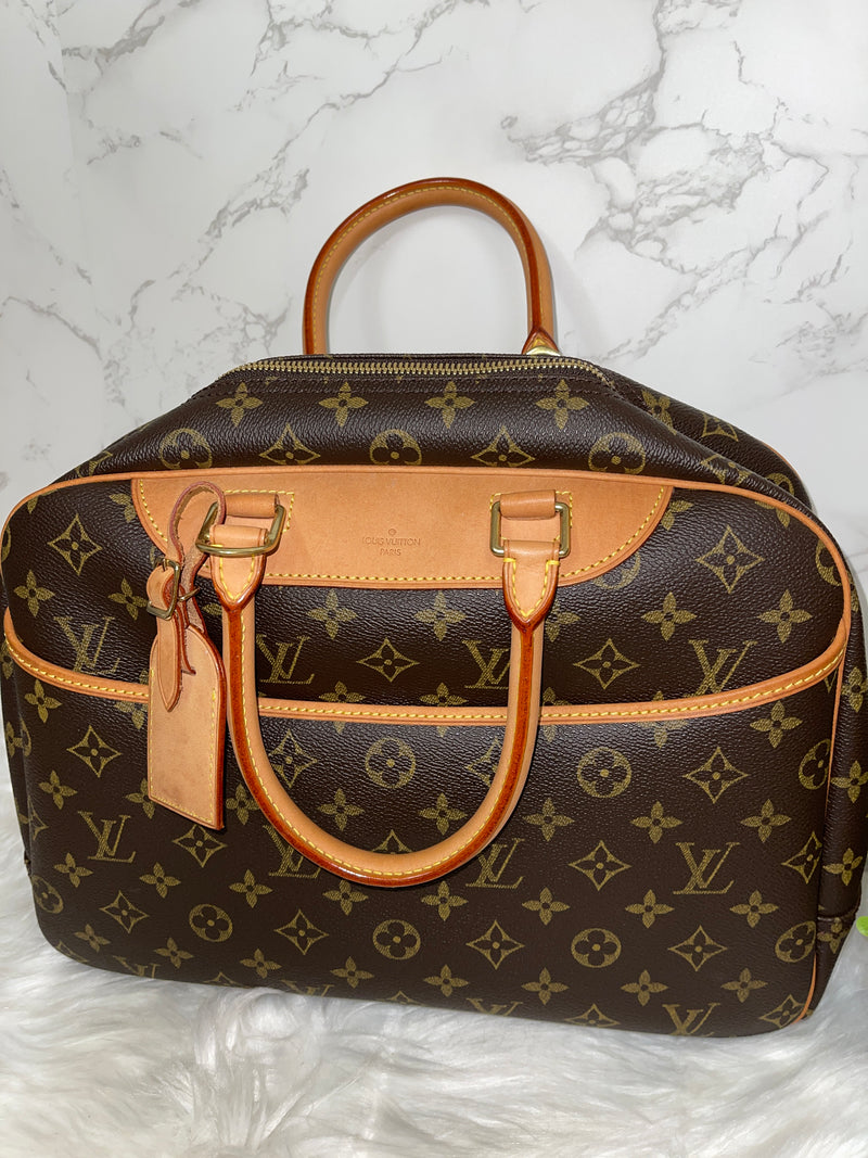 LOUIS VUITTON Monogram Canvas Deauville