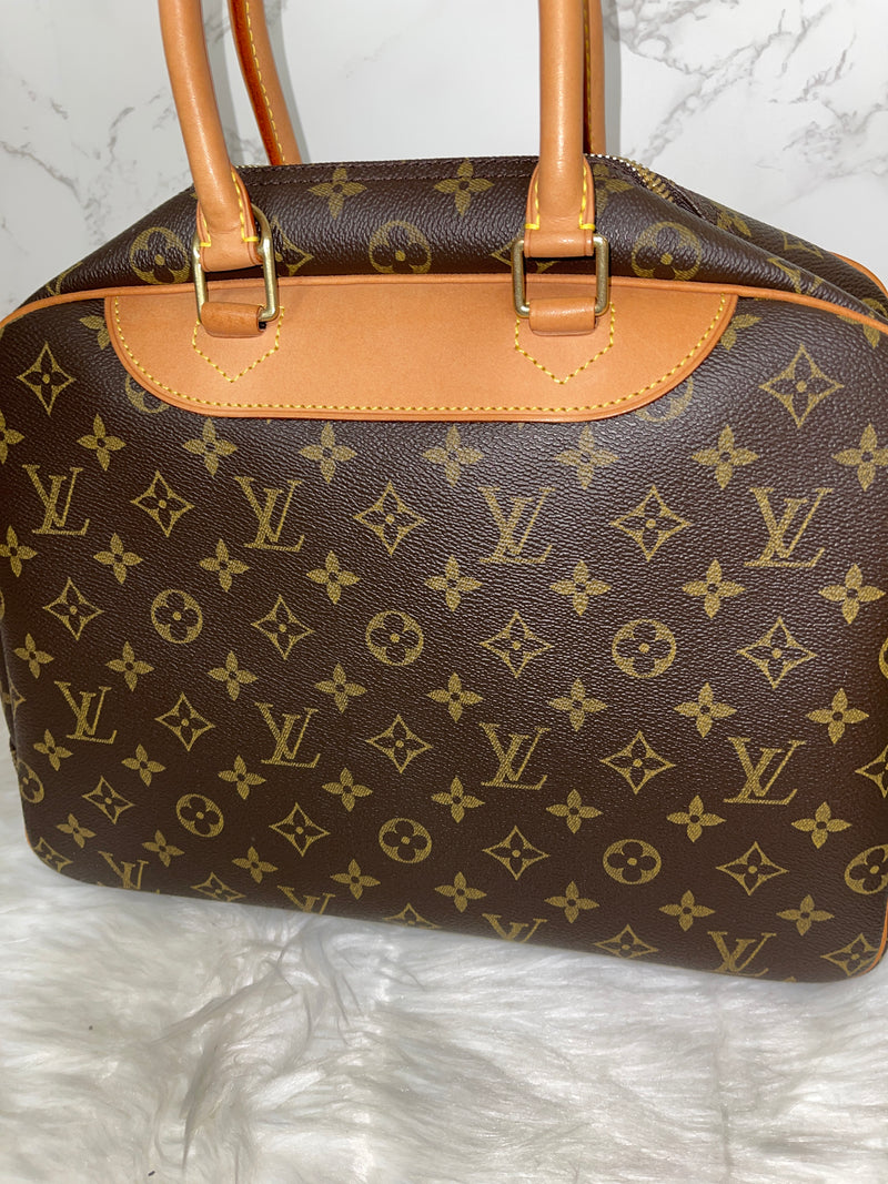 LOUIS VUITTON Monogram Canvas Deauville