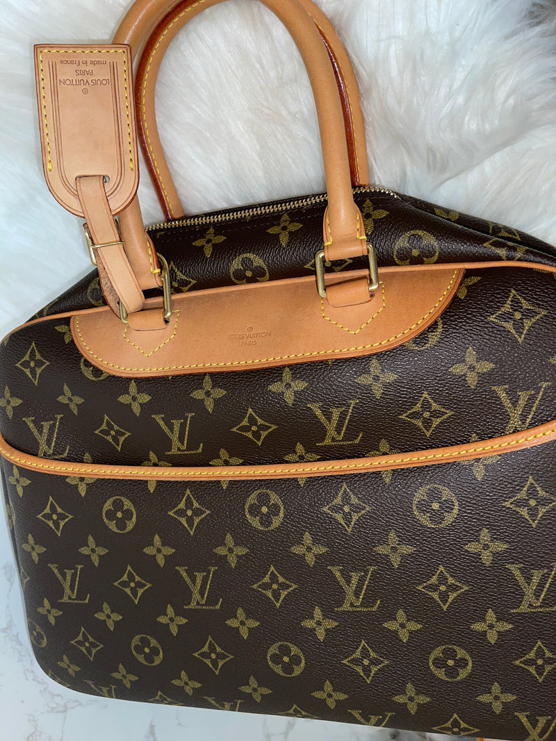 LOUIS VUITTON Monogram Canvas Deauville