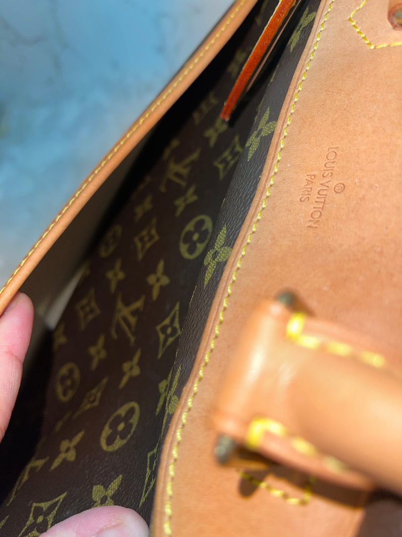 LOUIS VUITTON Monogram Canvas Deauville