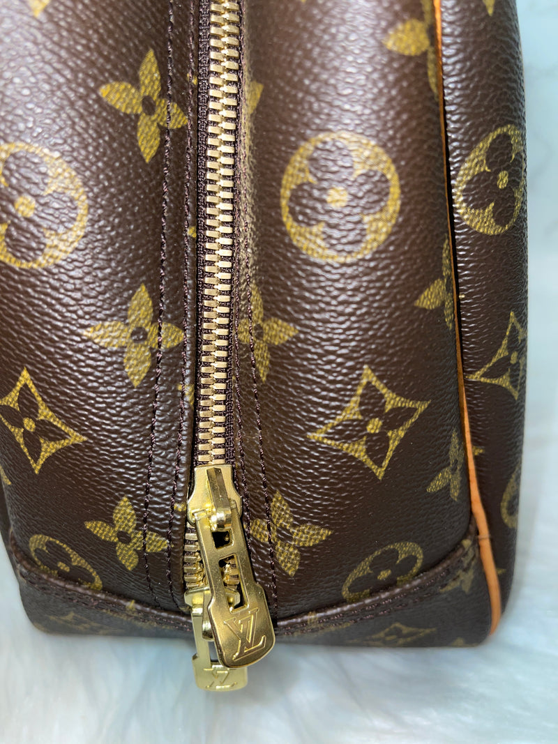 LOUIS VUITTON Monogram Canvas Deauville